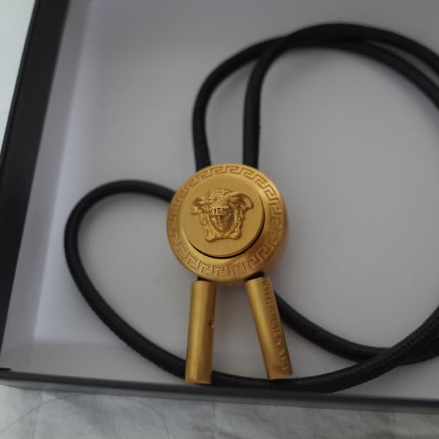 베르사체 (VERSACE) x 키스 (KITH) 레더 볼로