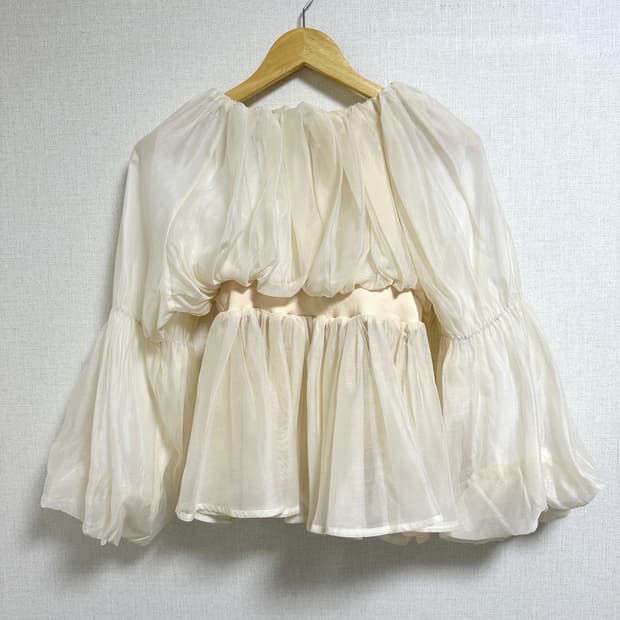 오프숄더 오간자 블라우스