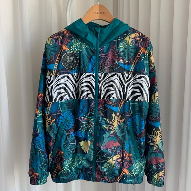 아디다스 키즈 디즈니 라이온킹 콜라보 후드 바람막이