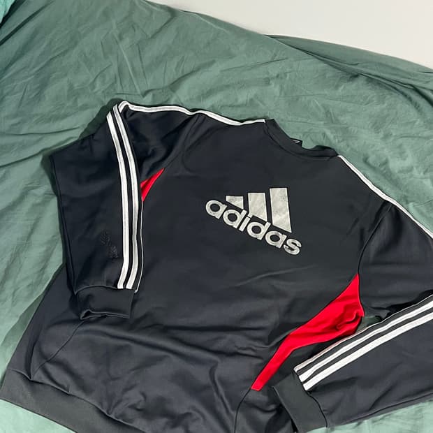 아디다스 리버풀 스웻셔츠 맨투맨