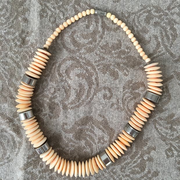 beads necklace