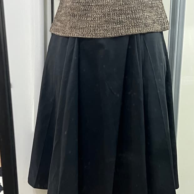 핀턱 플레어 스커트