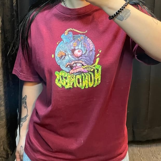 The Hundreds Zombie Bomb 그래픽 반팔티
