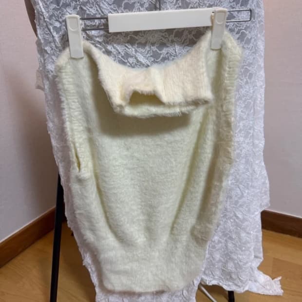 트리밍버드 니트 슬리브리스