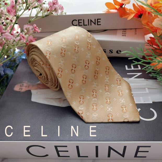 셀린느 실크 옐로우 트리오페 넥타이 9.4cm A+등급 K1420
