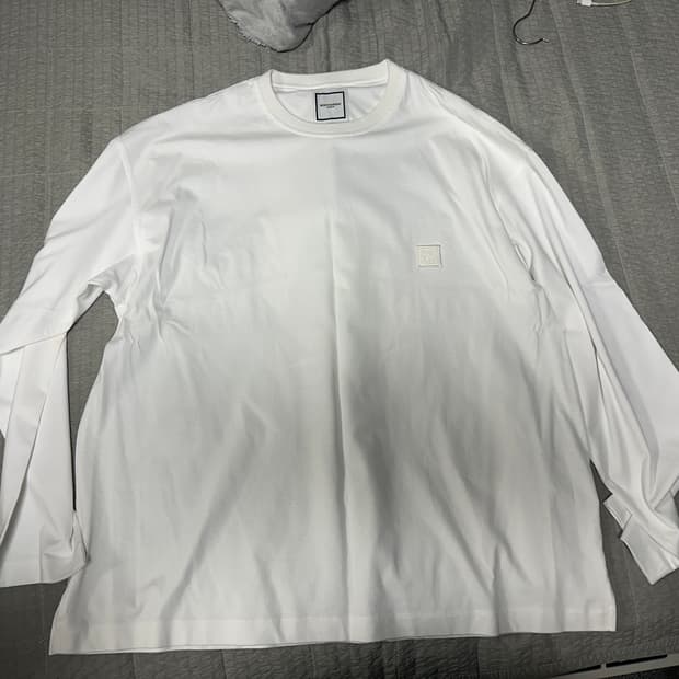 우영미 깃털 롱슬리브 50사이즈