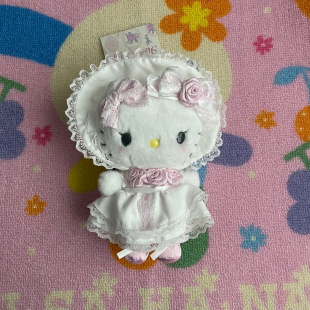 [새상품] 화이트 프릴 시리즈 키티 마스코트 인형 키링