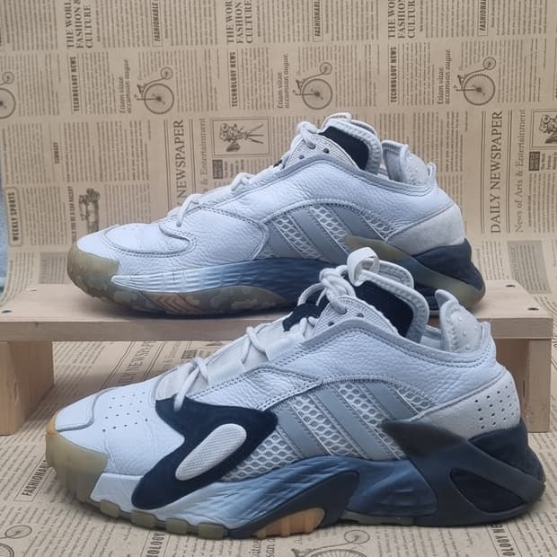 아디다스 스트릿볼 레이스업 운동화 270