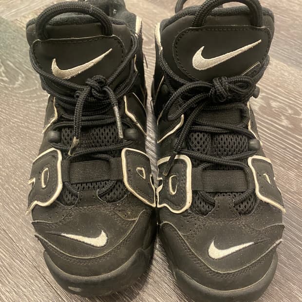 나이키 에어 모어 업템포 블랙