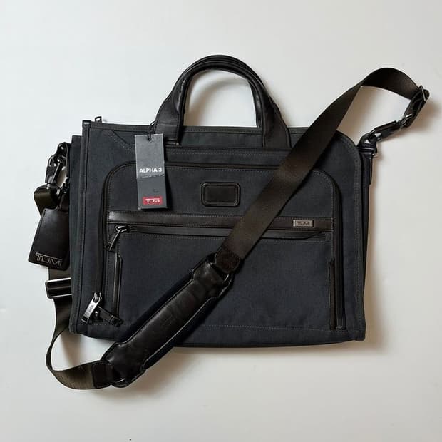 투미 TUMI 알파 3 슬림 디럭스 포트폴리오 크로스백 Q1376