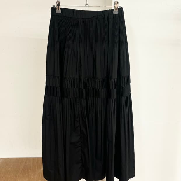 레나 에스파스 메르베이유 블랙 플리츠 롱 스커트