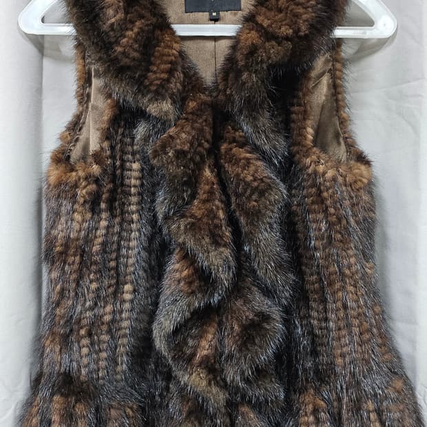 브라운 밍크 베스트