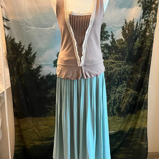 lace sleeveless long pleated skirt