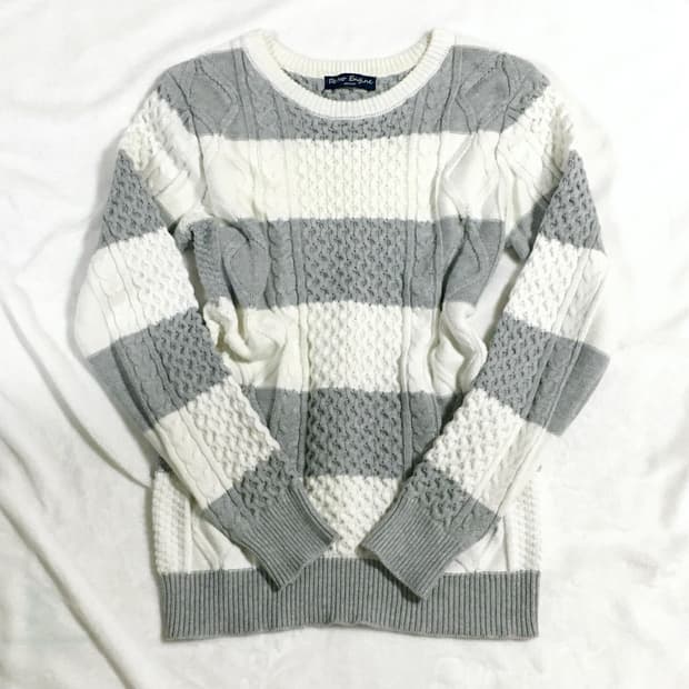 그레이 스트라이프 니트 너드캐주얼 무채색