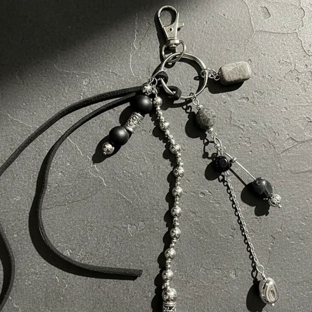 Dark beads keyring