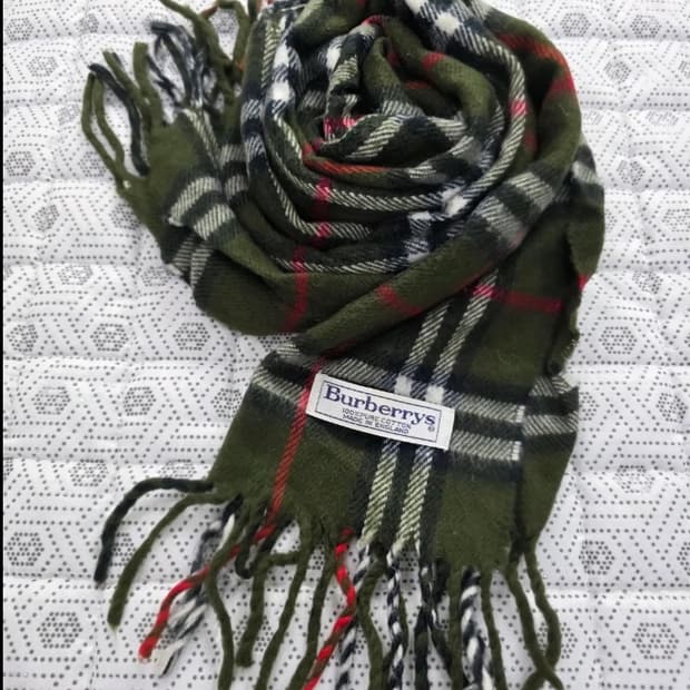버버리 올리브 그린 체크 코튼 머플러