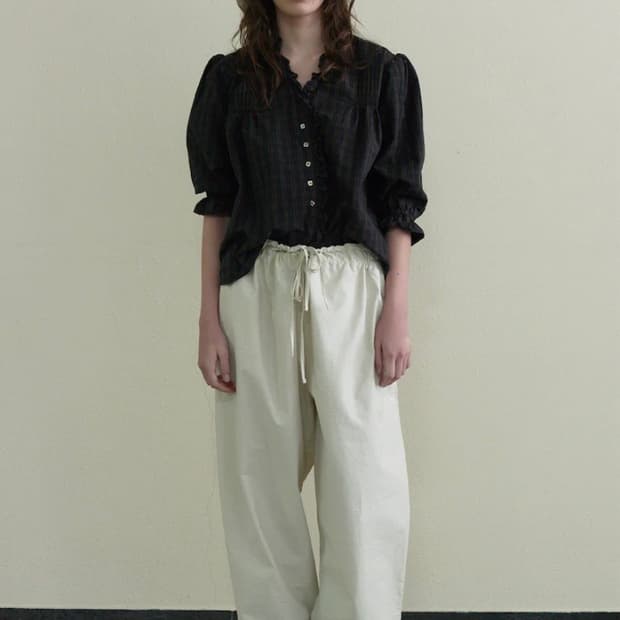 비아플레인 비아 빅토리아 프릴 블라우스 네이비 체크