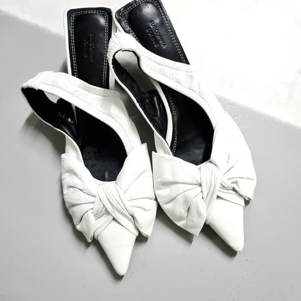 슈콤마보니 레더 리본 샌들 키튼힐 슈즈 (240/표기370) 상태최상