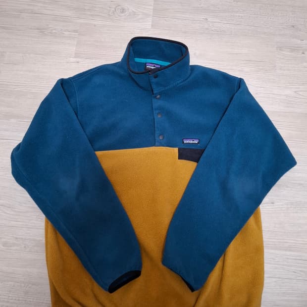 L 파타고니아 신칠라 플리스 블루/옐로우