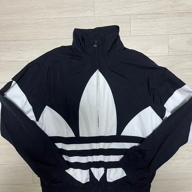 아디다스 빅로고 빅 트레포일 트랙탑 바람막이 fm9892