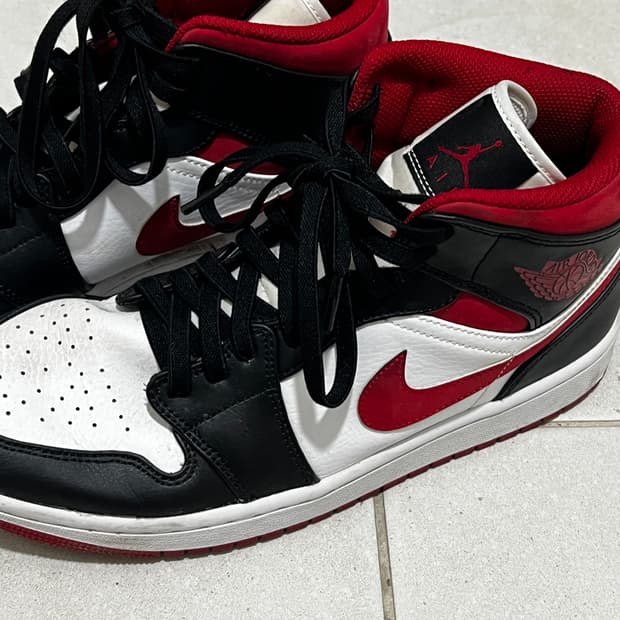 나이키 에어조던1 미드 짐레드 피고래 270