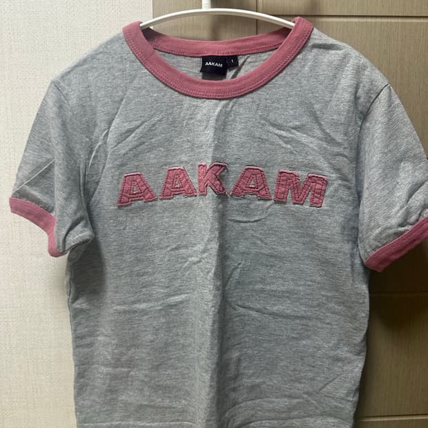 아캄 반팔 티셔츠