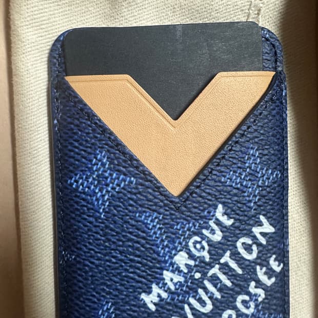 (새상품) 루이비통 맥세이프 카드지갑 포르테 카르트 마그넷 블루