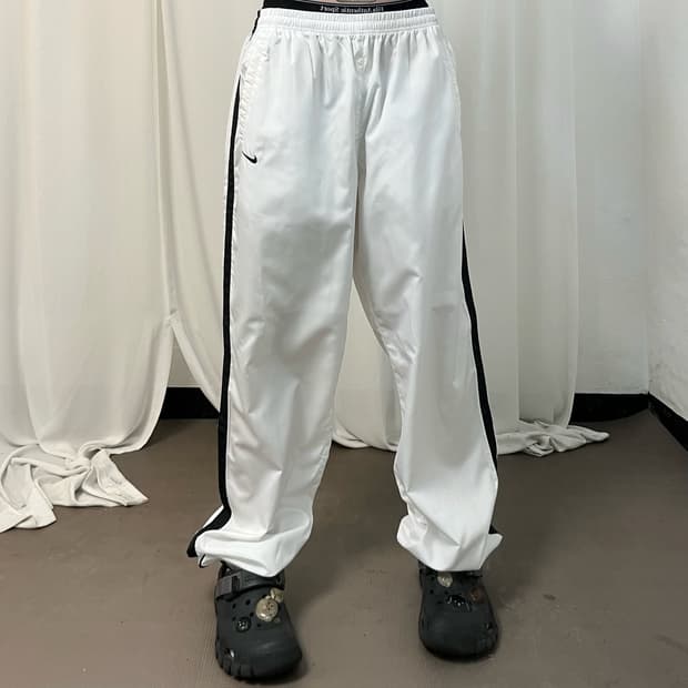 Nike 00’s swoosh woven pants
