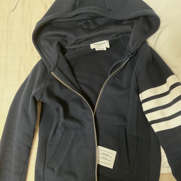 톰브라운 여성 후드집업