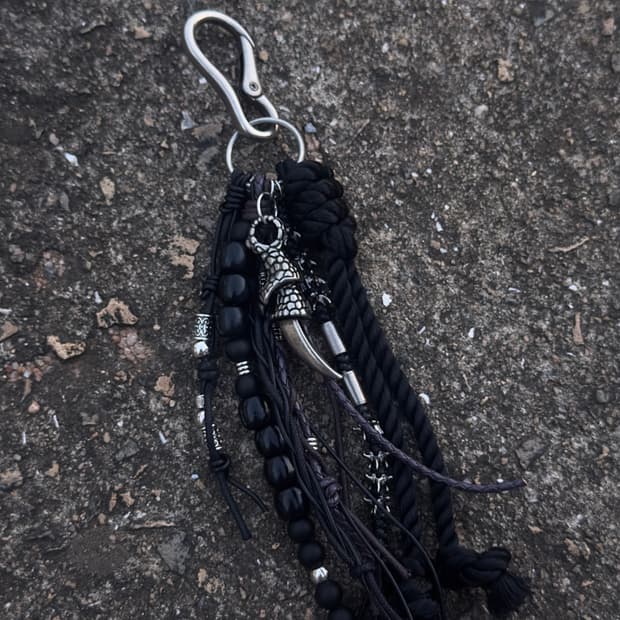 Num 30. GARRAS keyring