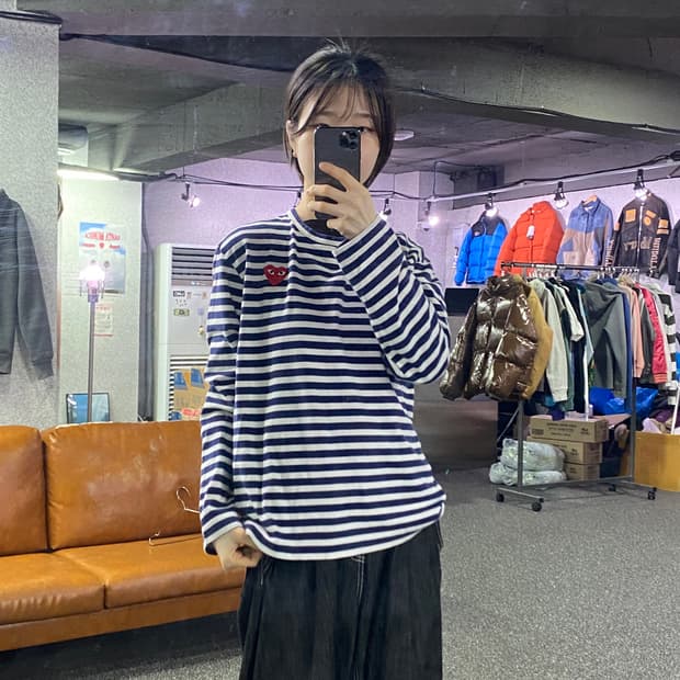 꼼데가르송 패치로고 네이비 스트라이프 롱슬리브 B4188