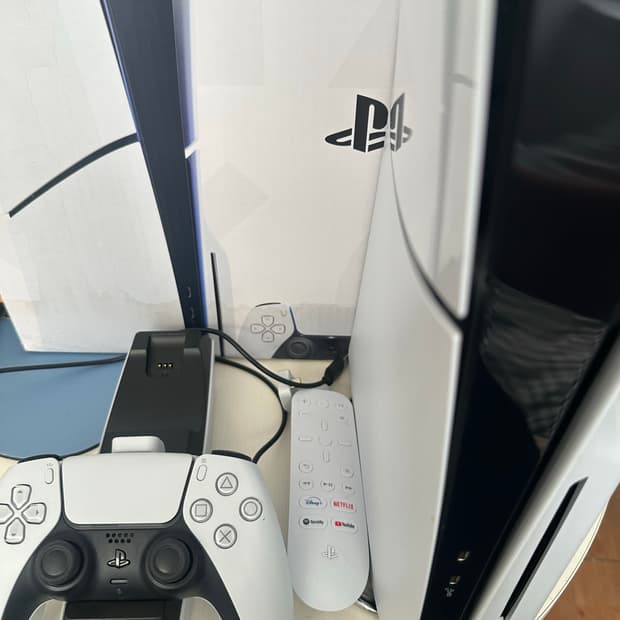 PS5 플레이스테이션5 슬림 디스크버전 + 리모컨 컨트롤러+사제 충전기+