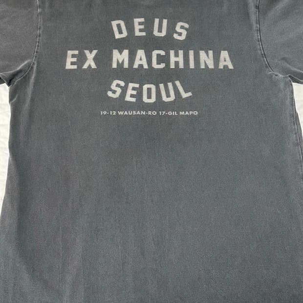 데우스 엑스 마키나 빈티지 워시드 서울 티셔츠 차콜 블랙 M