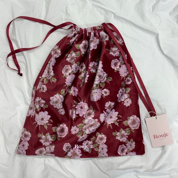 Rouje 루즈 벨벳 파우치