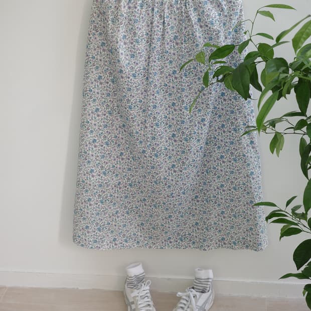 MICHEL KLEIN PARIS 
• 잔꽃 코튼 롱 스커