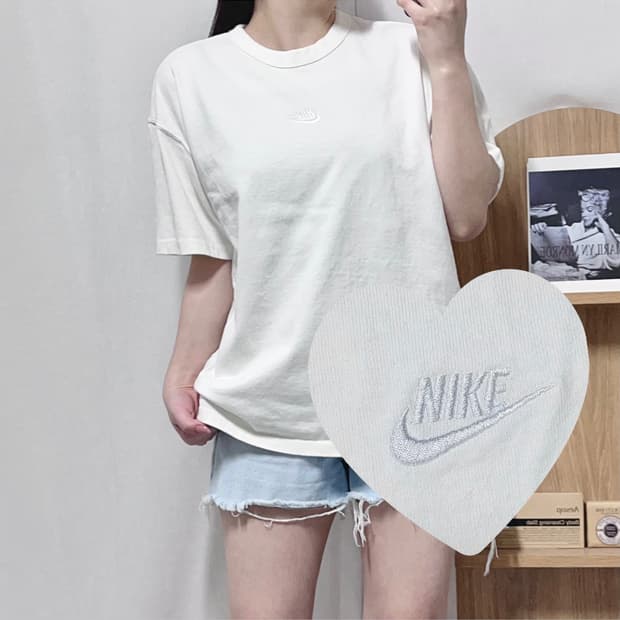 [정품] 나이키 아이보리 중앙 화이트스우시 반팔티 [ XL ]