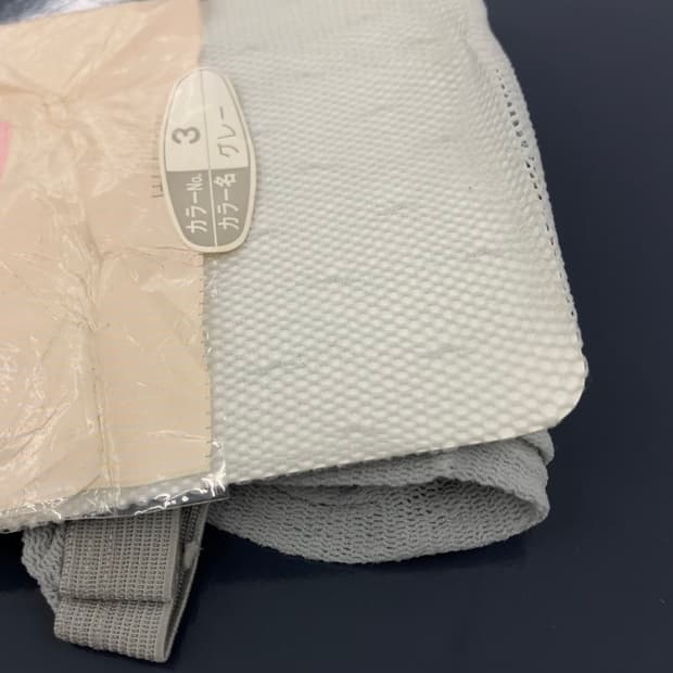 라이트 그레이 마이크로 피쉬넷 팬티 스타킹