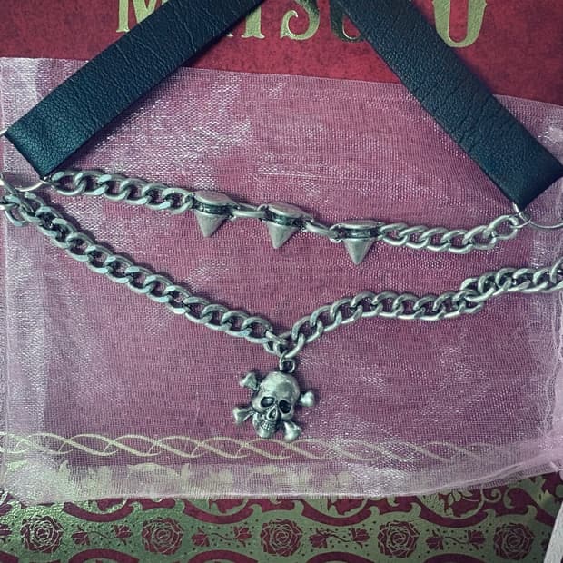 Skull Choker