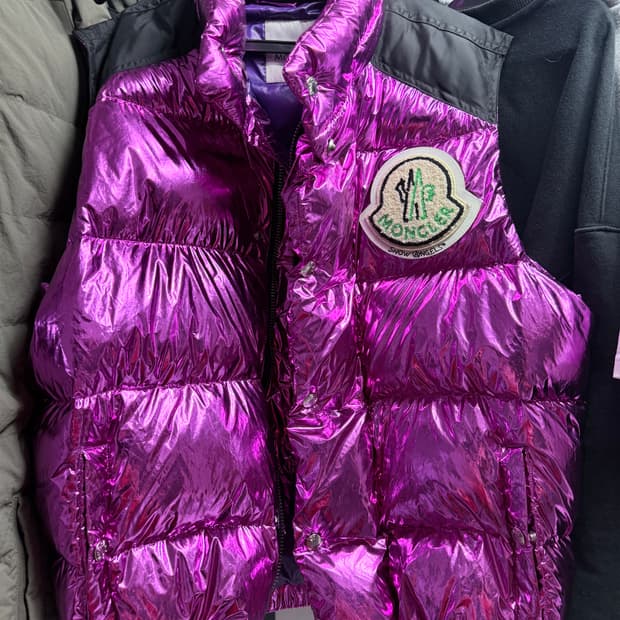 몽클레어 그레노블 스노우엔젤 메탈릭 퍼플 패딩베스트 1사이즈