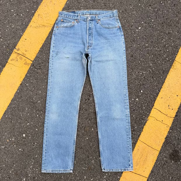 01 USA Vintage Levis 501 W33 L32