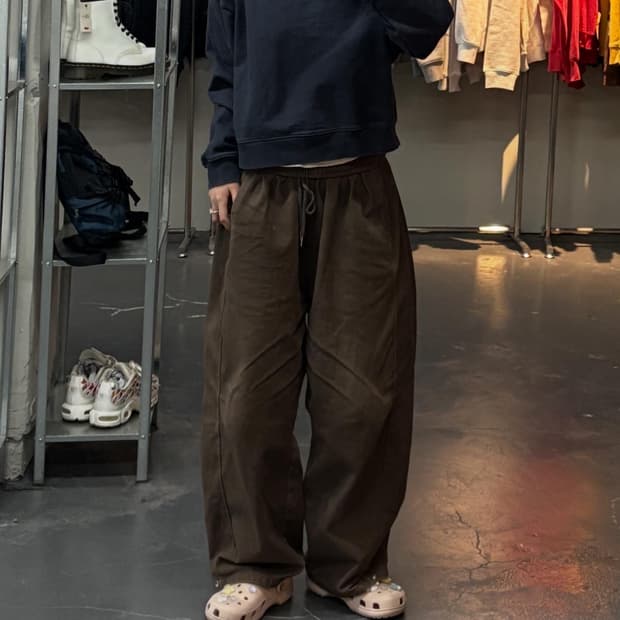 아페쎄 루마담자수로고 맨투맨 A3033