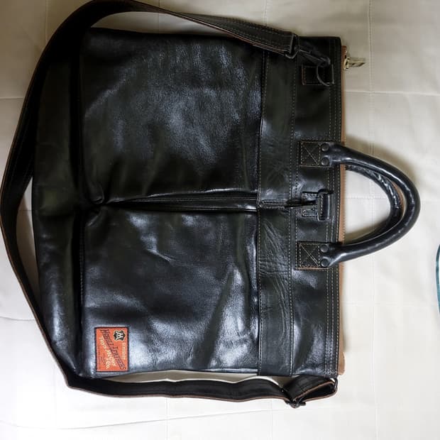 토이즈맥코이 헬멧백 브라운