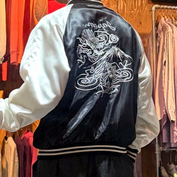 Free JAPAN 용 자수 블랙 배색 스카잔