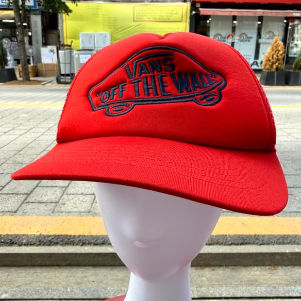 Vans Off The Wall Mesh Trucker Hat