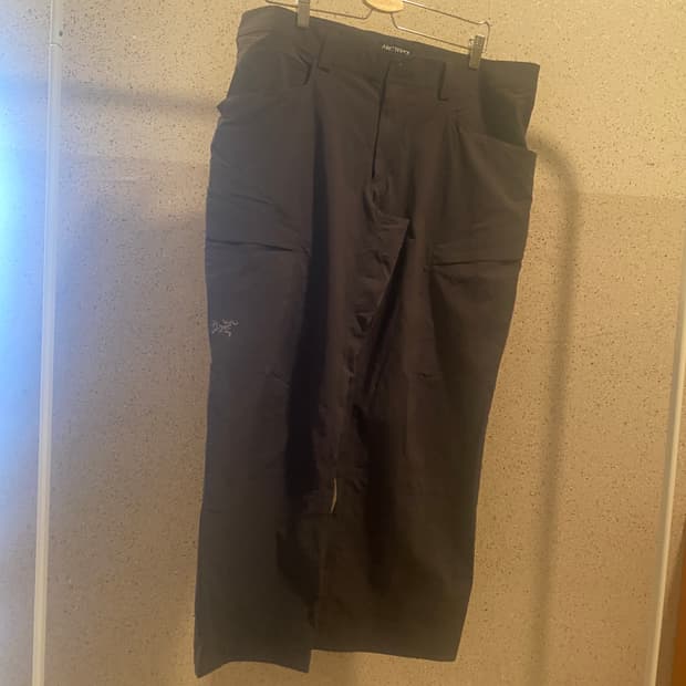 아크테릭스 바지 36 가격 안내려요