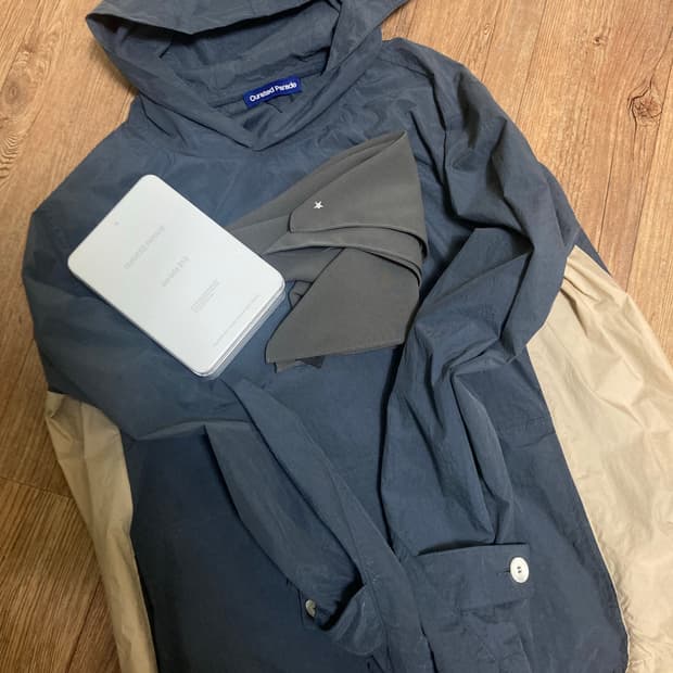 큐레이티드 퍼레이드 후드, 스카프