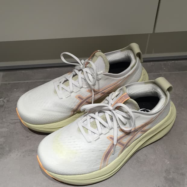 아식스 젤 님버스 27 러닝화