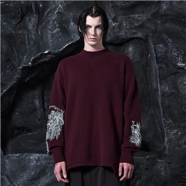 송지오옴므 뉴 아트워크 크루넥 니트 버건디
