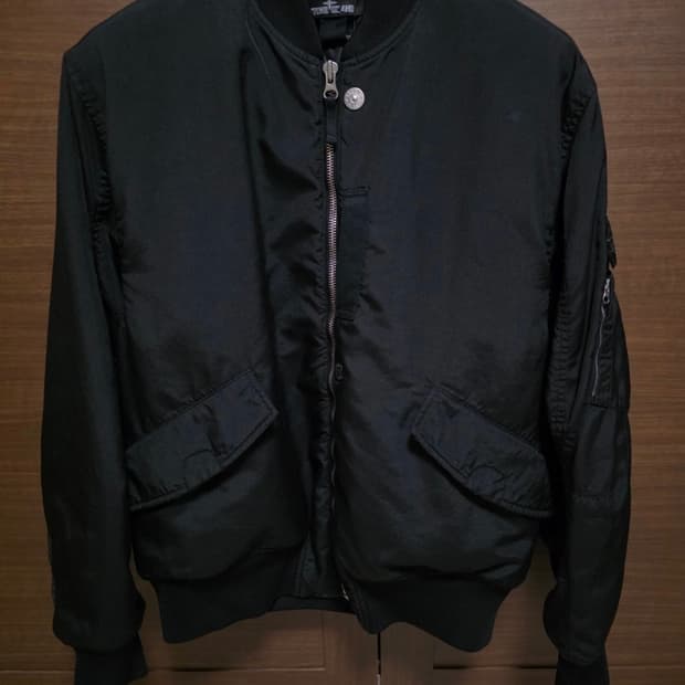 스톤아일랜드 쉐도우 할로우코어봄버