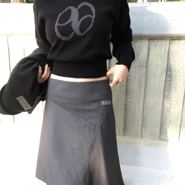 애즈온 몰리 크롭 니트 블랙